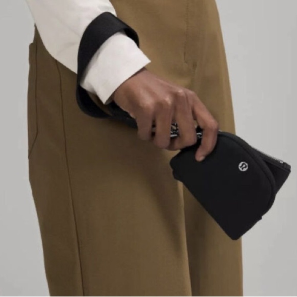NWT Lululemon Dual Pouch Wristlet! Black Hardware! Comes with proof of purchase! - Picture 5 of 14